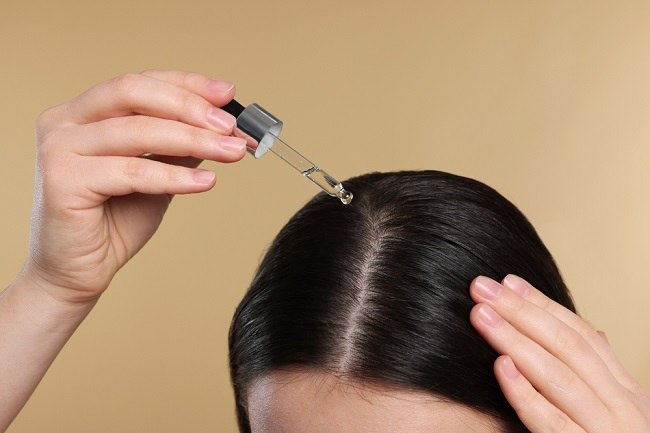 Dandruff Treatment in Borivali, Mumbai at Skinzone Clinics